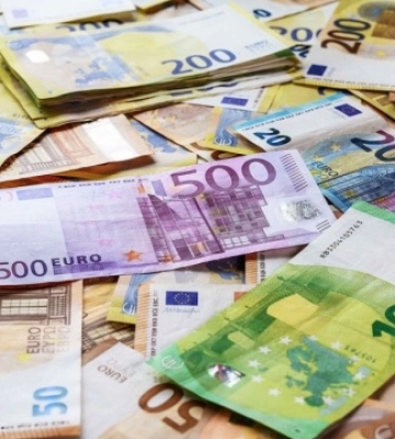 Курс валют НБУ. Євро і долар подешевшали після Дня Незалежності