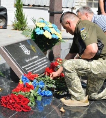 У Миколаєві відкрили Меморіал загиблим військовослужбовцям ВМС ЗСУ