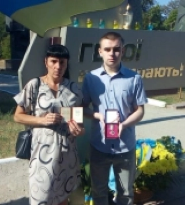 На Кіровоградщині нагороди загиблих воїнів вручили їх рідним