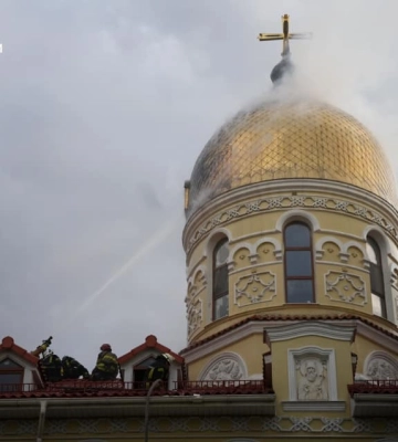 В Одесі у храм чоловічого монастиря влучила блискавка, що спричинило пожежу