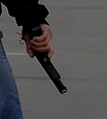 У Луцьку вночі невідомий стріляв по військових на блокпосту