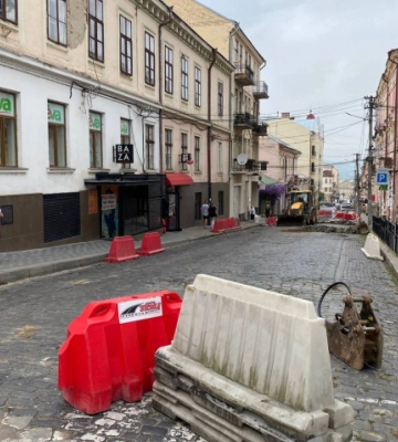 У Чернівцях продовжили терміни капремонту вулиці Заньковецької: коли мають завершити