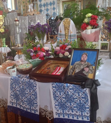 На одній з вулиць Рівного триває ремонт дороги