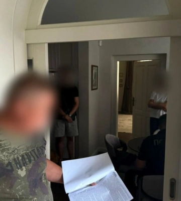 На Закарпатті голову ВЛК, медсестру та двох чоловіків підозрюють у переправленні ухилянтів за кордон