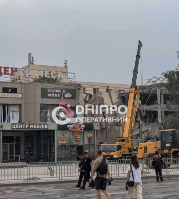 Из-под завалов гостиницы в Кривом Роге достали тело четвертого человека