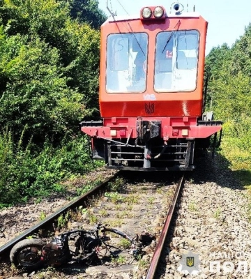 У Львові скутерист-школяр загинув під потягом