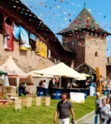 Міський голова закликав до відповідальності розпорядників Луцького замку після інцидентів на Lutsk Food Fest
