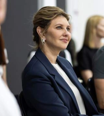 Олена Зеленська під час візиту на Закарпаття відвідала кемп психосоціальної підтримки дітей