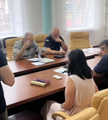 Заступник начальника ГУ ДСНС на Львівщині і два його підлеглі витратили мільйони на непотрібні авта