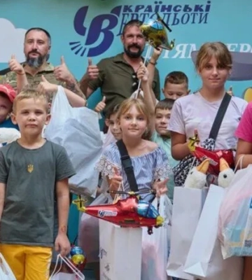 «Українські вертольоти» допомогли дітям загиблих Героїв підготуватися до школи