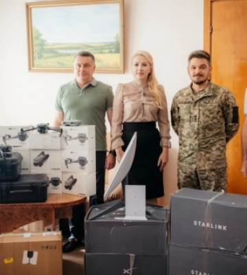 З Івано-Франківська передали військовим на фронт чергову партію техніки