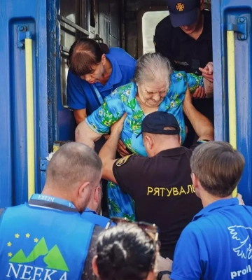 На Закарпаття прибув евакуаційний потяг з 78 людьми з Донецької області