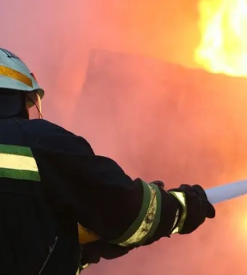 У Черкасах через уламки дронів спалахнула пожежа на підприємстві – ОВА