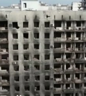 Росіяни перетворюють окупований Маріуполь у туристичний об'єкт: бенкет на кістках українців