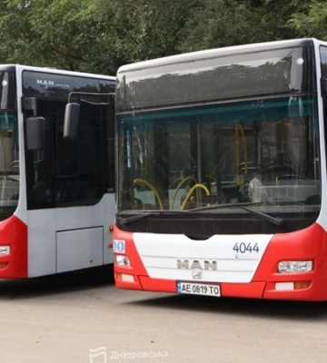 У Дніпрі безкоштовні автобуси возитимуть близько 2 тисяч учнів шкіл, в яких немає укриття