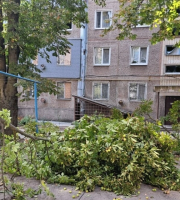 Окупанти обстріляли Нікополь: є загибла, п’ятеро поранених