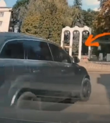 Патрульні встановили водія Audi Q7, який грубо порушив ПДР у центрі Рівного (ВІДЕО)