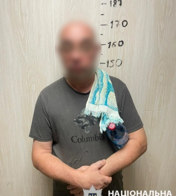 Харків’янин жорстоко побив та вдарив сокирою співмешканку