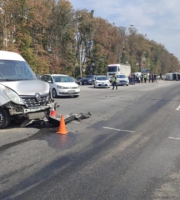 У Вінниці зіткнулися маршрутка та мікроавтобус: 7 постраждалих