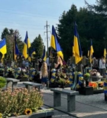 У Рівному відправили панахиду на могилах захисників
