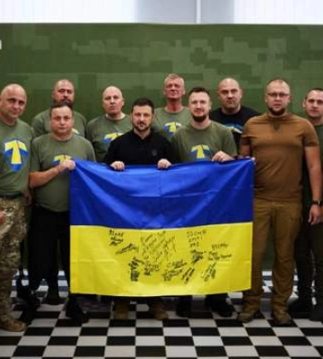 Ветерани мають бути у пріоритеті при влаштуванні на &quot;оборонку&quot;, – Зеленський на Дніпропетровщині