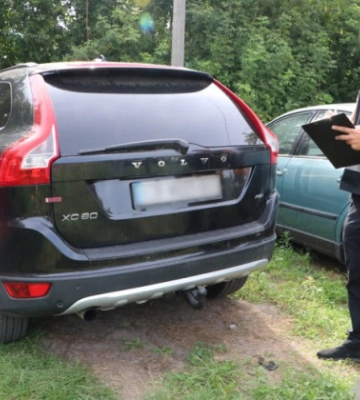 У Чернігові викрили благодійний фонд на продажі автомобілів, завезених під виглядом гуманітарної допомоги