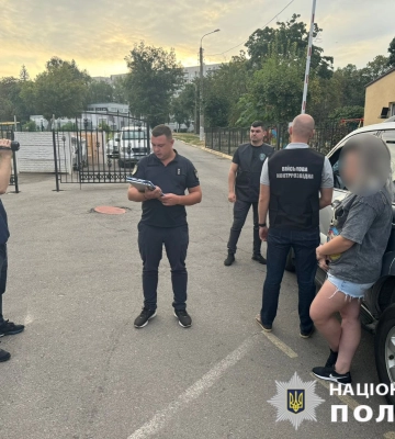 Фиктивную инвалидность уклонисту за $17 тысяч обещала женщина на Харьковщине