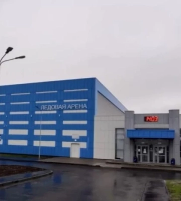 Російська авіація розбомбила дитячу льодову арену на Курщині 
