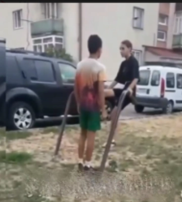 В Ужгороді побили неповнолітню дитину (ВІДЕО)