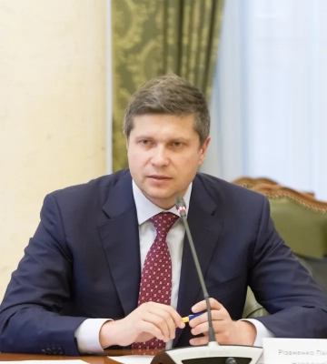 Беглецы под прицелом: как бывший нардеп Ризаненко поддерживал бизнес в Крыму после аннексии