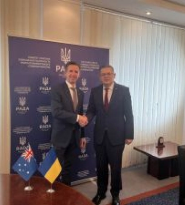 Олександр Мережко зустрівся із сенатором, лідером опозиції в Сенаті Парламенту Австралії, тіньовим міністром закордонних справ&amp;hellip;