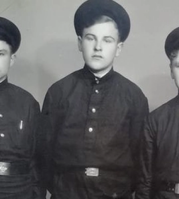 Якими були школярі в селі під Луцьком на початку 1950-х років (ретрофото)