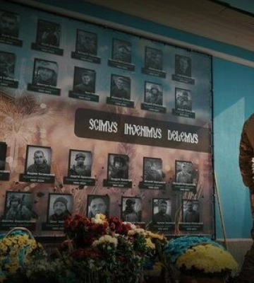 В Киеве возле Михайловского собора открыли мемориал в честь павших разведчиков. ФОТОРЕПОРТАЖ