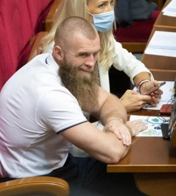 Суд заочно обрав нардепу Артему Дмитруку запобіжний захід