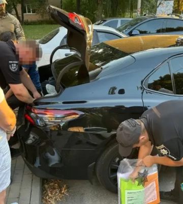 Двоє вінничан вимагали гроші у малозабезпечених сімей