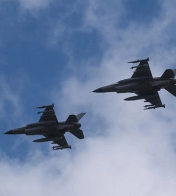 Разбился первый F-16. Причины выясняются