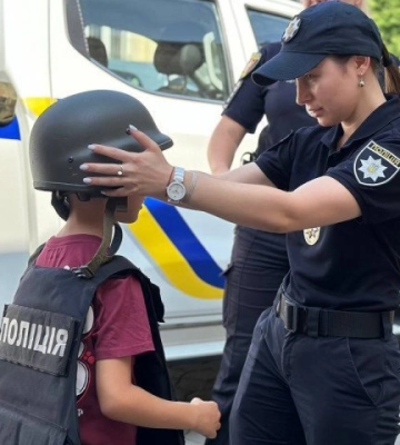 У двох луцьких школах замінили вікна, які вибило під час російської атаки