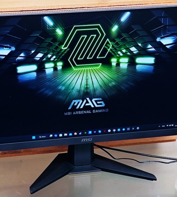 Огляд MSI MAG 256F: ігровий монітор початкового рівня з якісною Rapid IPS матрицею