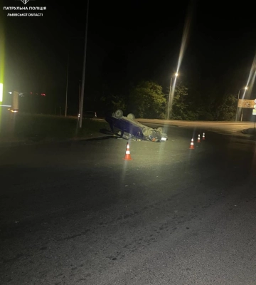 У Львові перекинувся автомобіль: у водія виявили ознаки сп'яніння