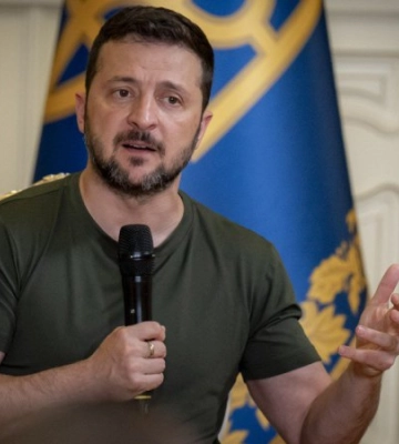 &quot;Покровск падет быстрее, чем Бахмут&quot;: Зеленского критикуют за наступление в Курскую область, - FT