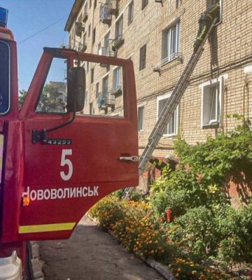 У Нововолинську зачинену в квартирі дитину визволяли рятувальники 