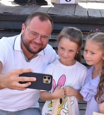 «Скоро до школи»: у Луцьку дітям вручили ранці та шкільне приладдя