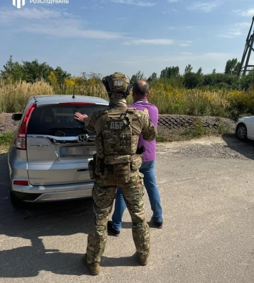 Працівники Держпродспоживслужби у Львові і Києві вимагали в імпортерів квітів гроші за фітосанітарні сертифікати