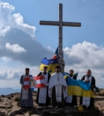 Волинські священники ПЦУ помолилися за Україну на Говерлі. ФОТО