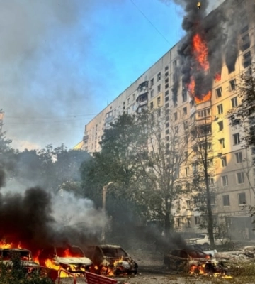 «Потрібні сильні рішення партнерів, щоб зупинити цей терор» – Зеленський після удару по Харкову.