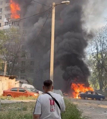 Троє людей загинули, зокрема дитина: окупанти влучили по будинку та освітній установі в Харкові