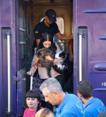 На Закарпаття прибув евакуаційний потяг з Краматорська (ФОТО, ВІДЕО)