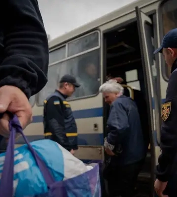 Жителів прикордоння Сумщини закликають евакуюватись: куди звертатись
