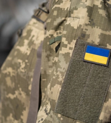Повинен доглядати за хворою матір’ю: на Закарпатті військовий через суд скасував відмову частини у звільненні зі служби