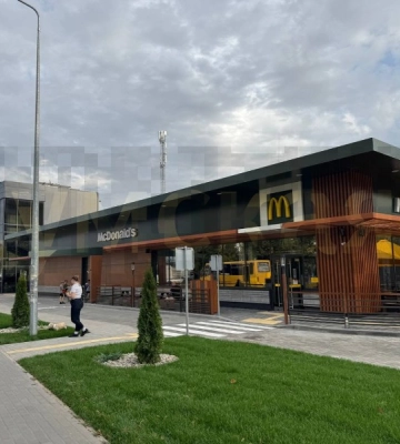 В Одесі відкрився новий McDonald`s, який поєднали з автозаправкою